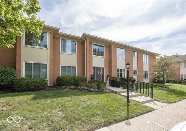 Photo 1 of Condo for sale at 541 W Hunters Dr #C, Carmel, IN 46032 | MLS# 22125048 | Listing updated on 2026-09-22