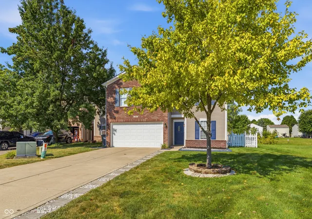 Photo 2 of Sale Pending at 1860 Wandflower Cir, Indianapolis, IN 46231 | MLS# 22125081 | Listing updated on 2026-09-22
