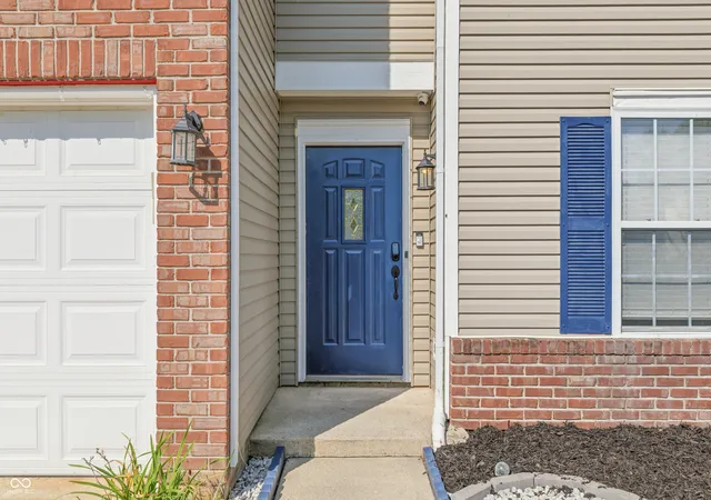 Photo 3 of Sale Pending at 1860 Wandflower Cir, Indianapolis, IN 46231 | MLS# 22125081 | Listing updated on 2026-09-22