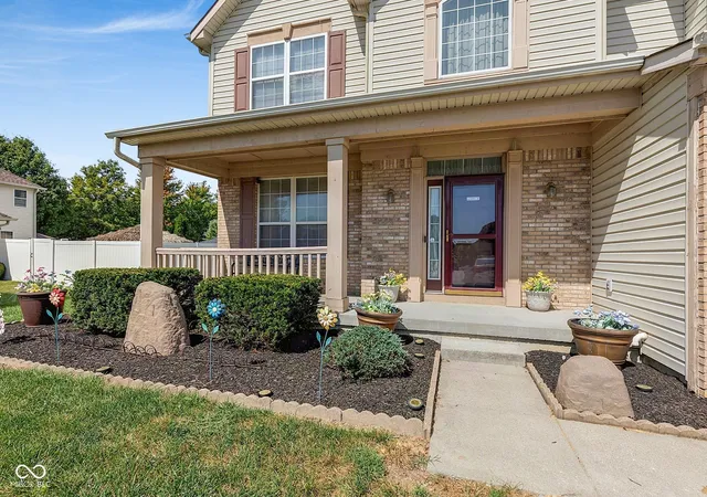 Photo 1 of Single family home for sale at 3530 W Waterloo Dr, Indianapolis, IN 46268 | MLS# 22125210 | Listing updated on 2026-09-26
