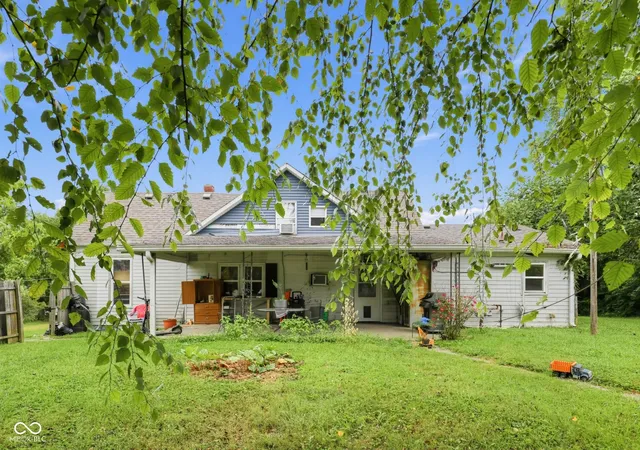 Photo 2 of Sale Pending at 7918 S Nineveh Rd, Nineveh, IN 46164 | MLS# 22125280 | Listing updated on 2026-10-01