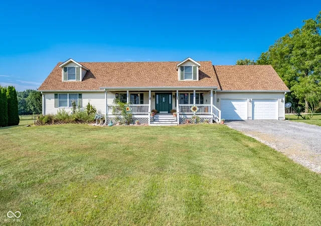 Photo 2 of Single family home for sale at 1195 E County Rd 1000 S, Cloverdale, IN 46120 | MLS# 22125394 | Listing updated on 2026-09-18