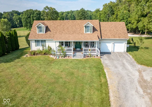Photo 3 of Single family home for sale at 1195 E County Rd 1000 S, Cloverdale, IN 46120 | MLS# 22125394 | Listing updated on 2026-09-18