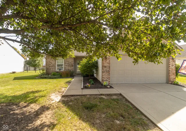 Photo 2 of Single family home for sale at 1459 Cypress Dr, Greenfield, IN 46140 | MLS# 22125488 | Listing updated on 2026-10-05