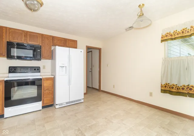 Photo 3 of Single family home for sale at 1459 Cypress Dr, Greenfield, IN 46140 | MLS# 22125488 | Listing updated on 2026-10-05