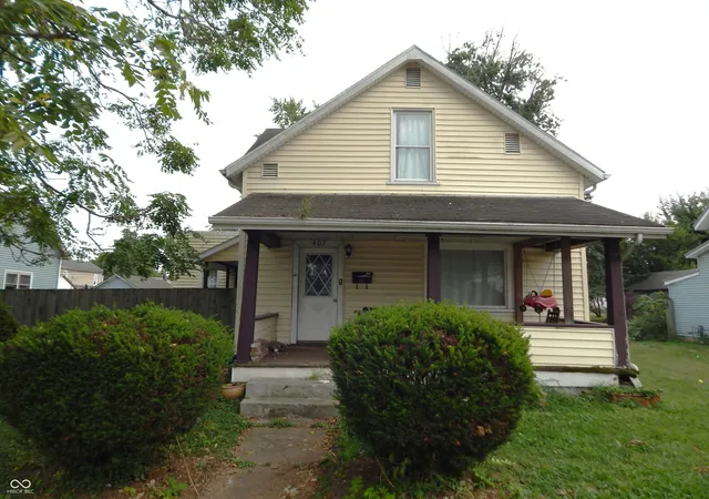 Photo 2 of Single family home for sale at 407 E College St, Crawfordsville, IN 47933 | MLS# 22125498 | Listing updated on 2026-09-17