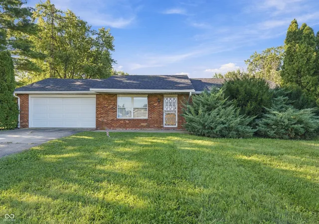 Photo 1 of Single family home for sale at 1401 E State Rd 28, Muncie, IN 47303 | MLS# 22125876 | Listing updated on 2026-09-17