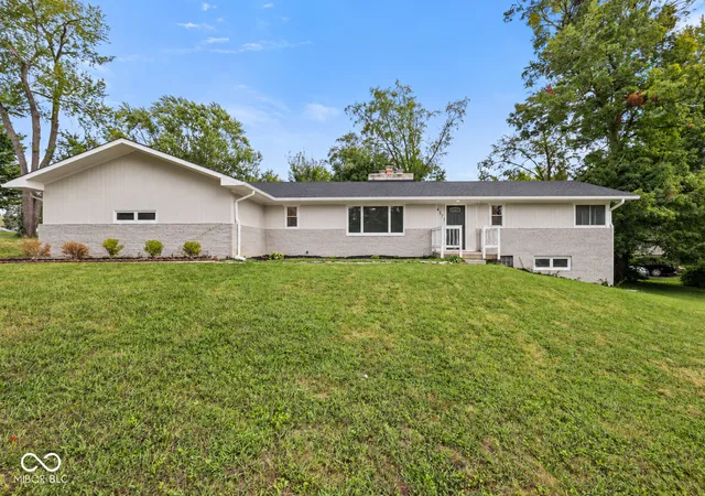 Photo 1 of Single family home for sale at 4571 Devon Dr, Indianapolis, IN 46226 | MLS# 22125890 | Listing updated on 2026-10-06