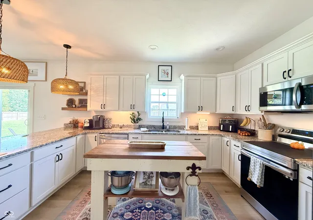 Photo 2 of Single family home for sale at 1344 Redwood Dr, Crawfordsville, IN 47933 | MLS# 22125922 | Listing updated on 2026-09-17