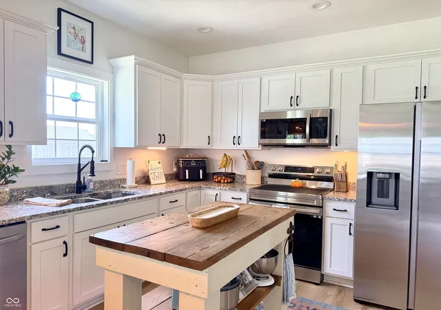 Photo 4 of Single family home for sale at 1344 Redwood Dr, Crawfordsville, IN 47933 | MLS# 22125922 | Listing updated on 2026-09-17