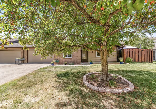 Photo 2 of Sale Pending at 7538 E Farm View Cir Dr, Indianapolis, IN 46256 | MLS# 22125925 | Listing updated on 2026-10-05