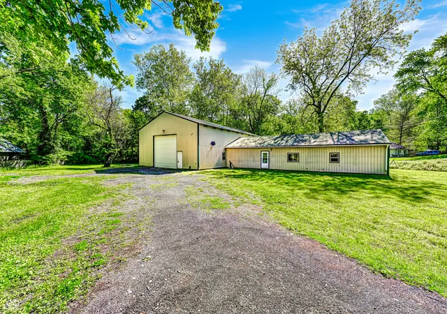 Photo 2 of Single family home for sale at 8740 Huggin Holw Rd, Martinsville, IN 46151 | MLS# 22125952 | Listing updated on 2026-09-16