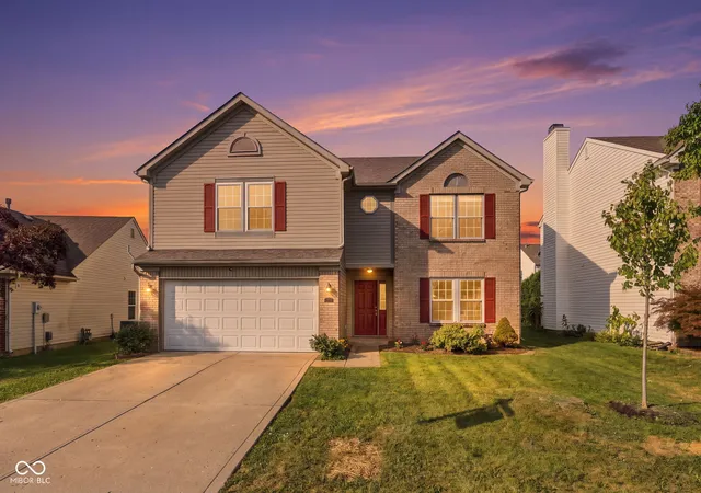 Photo 2 of Single family home for sale at 6538 Abby Ln, Zionsville, IN 46077 | MLS# 22125953 | Listing updated on 2026-10-06