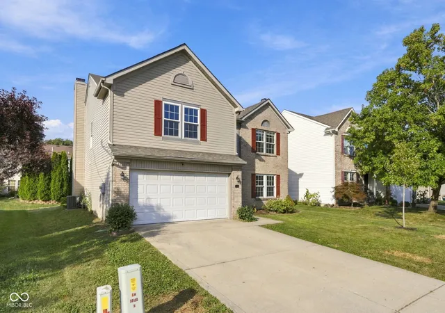 Photo 3 of Single family home for sale at 6538 Abby Ln, Zionsville, IN 46077 | MLS# 22125953 | Listing updated on 2026-10-06