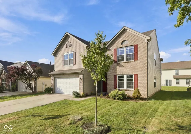 Photo 3 of Single family home for sale at 6538 Abby Ln, Zionsville, IN 46077 | MLS# 22125953 | Listing updated on 2026-10-06