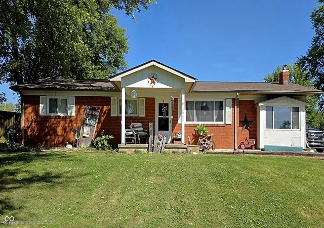 Photo 1 of Single family home for sale at 15962 E 265 North, Columbus, IN 47203 | MLS# 22125981 | Listing updated on 2026-09-16