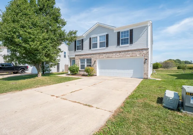 Photo 2 of Single family home for sale at 11241 N Longbranch St, Monrovia, IN 46157 | MLS# 22125987 | Listing updated on 2026-09-30
