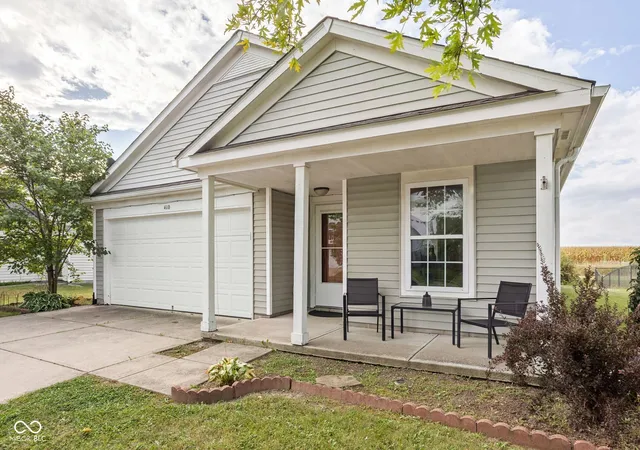 Photo 3 of Single family home for sale at 410 W Warrior Ct, Sheridan, IN 46069 | MLS# 22126023 | Listing updated on 2026-09-30