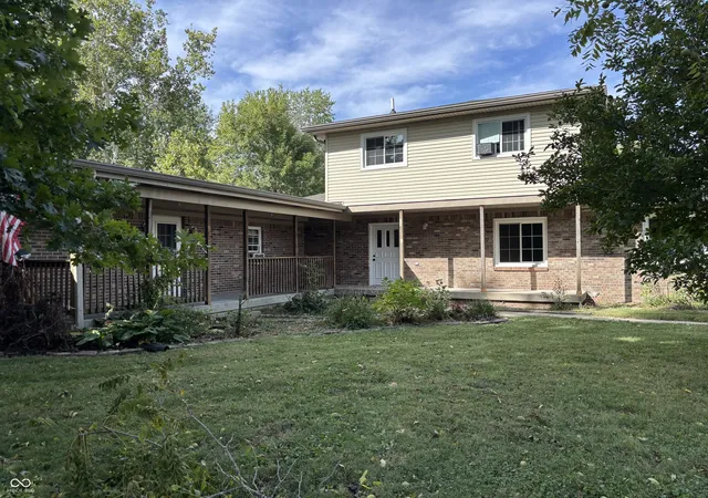 Photo 2 of Sale Pending at 1656 S 150 W, Greenfield, IN 46140 | MLS# 22126024 | Listing updated on 2026-10-01