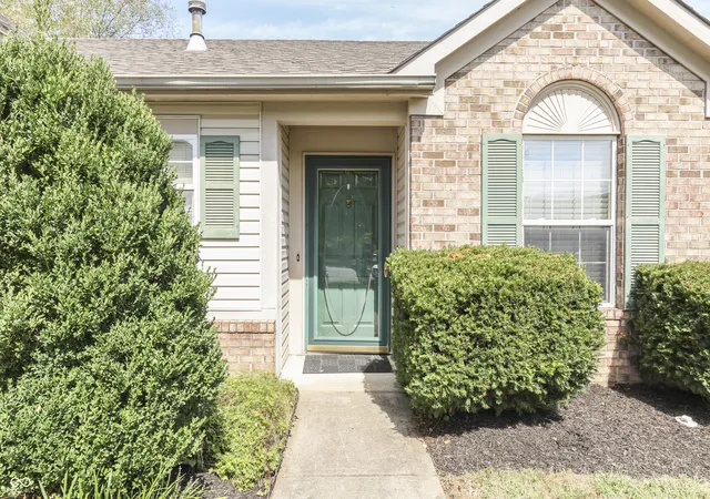 Photo 4 of Single family home for sale at 8526 Country Meadows Dr, Indianapolis, IN 46234 | MLS# 22126030 | Listing updated on 2026-09-18