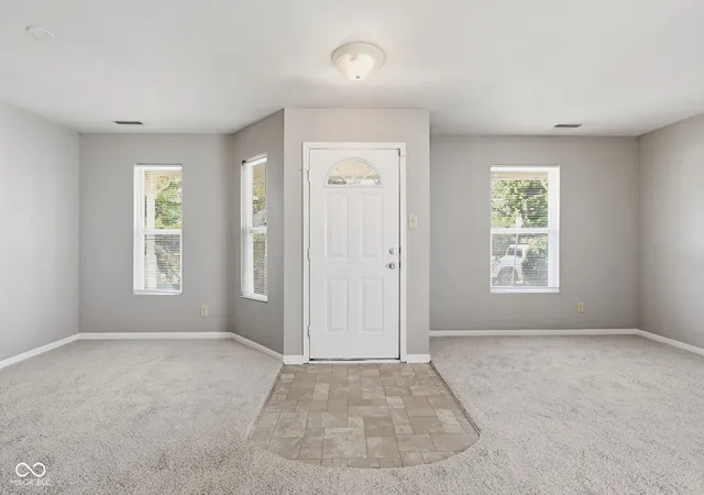Photo 4 of Single family home for sale at 15448 Gallow Ln, Noblesville, IN 46060 | MLS# 22126059 | Listing updated on 2026-09-23