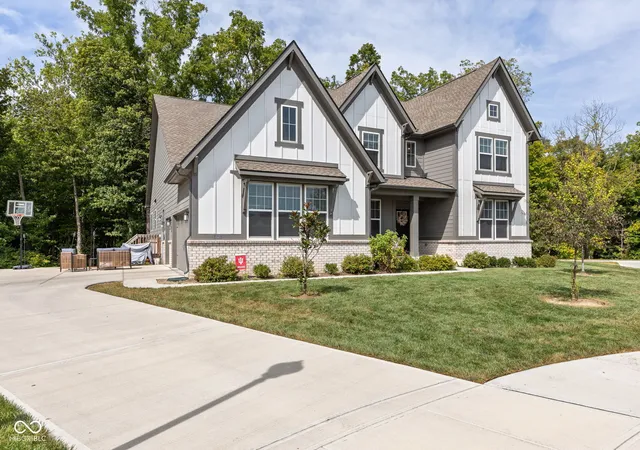 Photo 3 of Single family home for sale at 16225 Arndale Ct, Fortville, IN 46040 | MLS# 22126069 | Listing updated on 2026-09-25