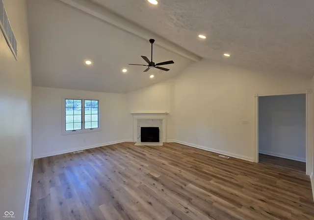 Photo 3 of Sale Pending at 6694 E County Rd 900 N, Brownsburg, IN 46112 | MLS# 22126072 | Listing updated on 2026-09-18