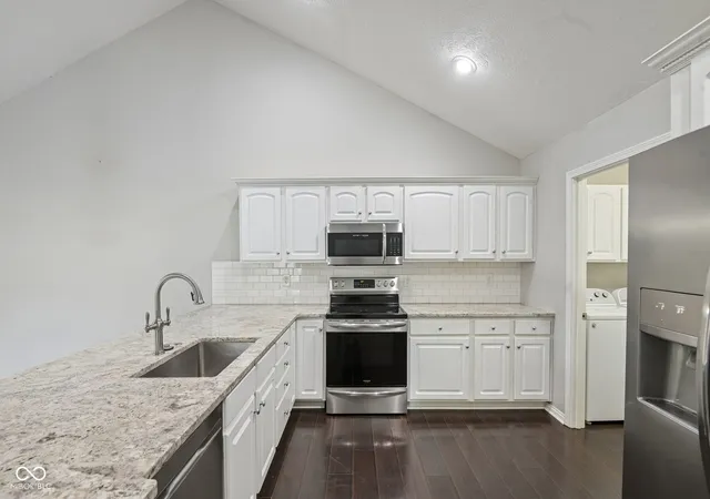 Photo 3 of Condo for sale at 16613 Brownstone Ct, Westfield, IN 46074 | MLS# 22126073 | Listing updated on 2026-09-18