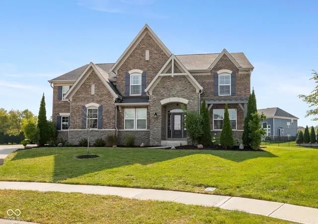 Photo 2 of Sale Pending at 7213 Birch Hall Cir, Indianapolis, IN 46259 | MLS# 22126129 | Listing updated on 2026-09-22