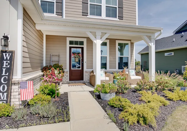 Photo 3 of Single family home for sale at 64 Sterling Pl, Whiteland, IN 46184 | MLS# 22126130 | Listing updated on 2026-10-02