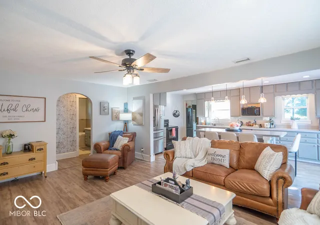 Photo 3 of Single family home for sale at 71 W County Rd 500 S, Clayton, IN 46118 | MLS# 22126138 | Listing updated on 2026-09-16