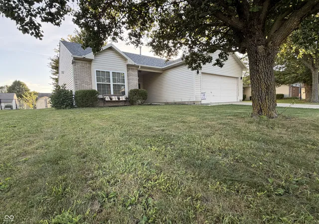 Photo 3 of Single family home for sale at 1360 Evergreen Dr, Greenfield, IN 46140 | MLS# 22126163 | Listing updated on 2026-09-17