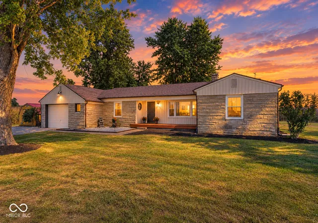 Photo 2 of Single family home for sale at 1211 N 450 West, Bargersville, IN 46106 | MLS# 22126194 | Listing updated on 2026-09-22