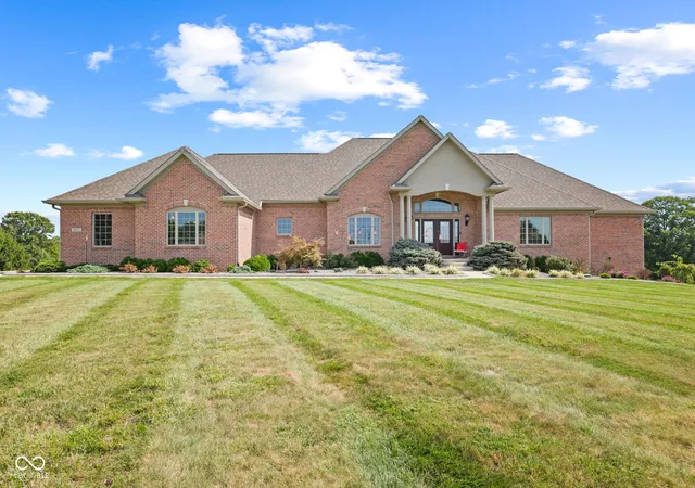 Photo 1 of Single family home for sale at 3199 Falcon Crst Dr, Martinsville, IN 46151 | MLS# 22126248 | Listing updated on 2026-09-17