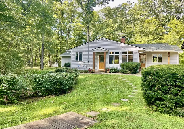 Photo 1 of Single family home for sale at 1968 W County Rd 1050 S, Cloverdale, IN 46120 | MLS# 22126263 | Listing updated on 2026-10-05