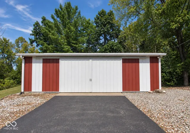 Photo 3 of Single family home for sale at 2515 Fire Sta Rd, Martinsville, IN 46151 | MLS# 22126268 | Listing updated on 2026-09-17