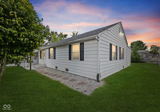 Photo 1 of Sale Pending at 960 Duane St, Franklin, IN 46131 | MLS# 22126273 | Listing updated on 2026-09-23