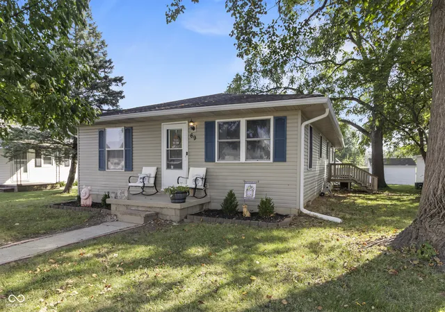 Photo 1 of Single family home for sale at 69 S Carlisle St, Bargersville, IN 46106 | MLS# 22126282 | Listing updated on 2026-09-17