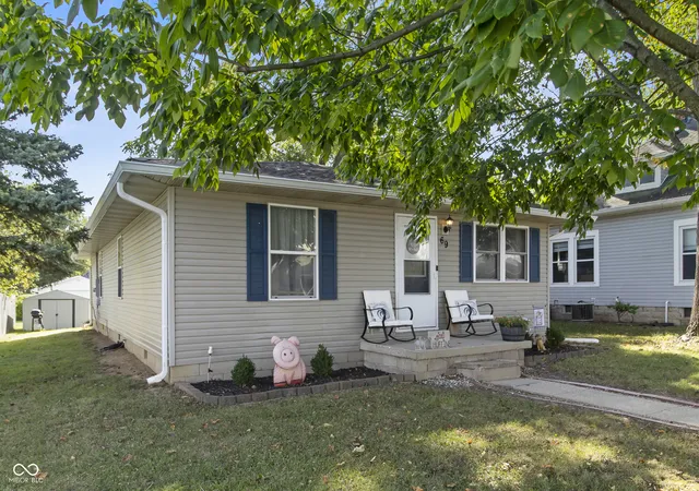 Photo 3 of Single family home for sale at 69 S Carlisle St, Bargersville, IN 46106 | MLS# 22126282 | Listing updated on 2026-09-17