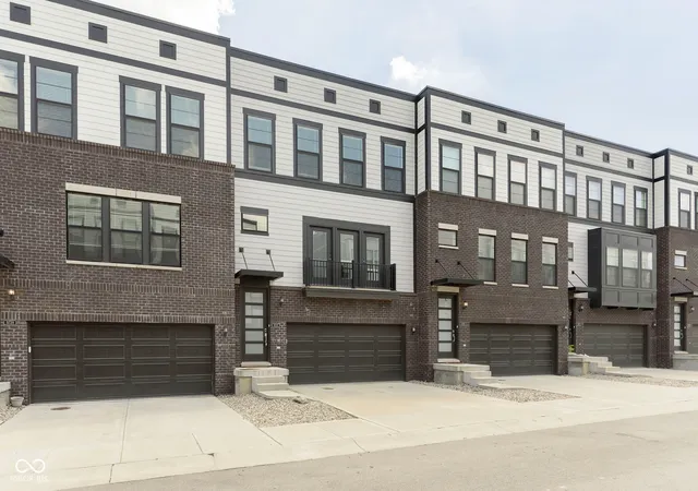 Photo 1 of Townhouse for sale at 9737 Junction Sta, Fishers, IN 46037 | MLS# 22126294 | Listing updated on 2026-09-22