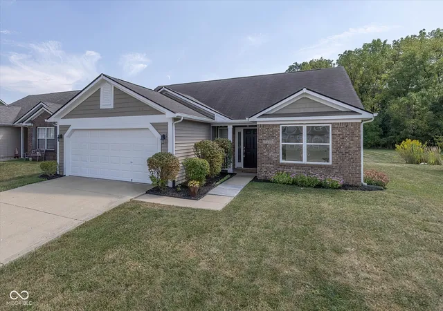 Photo 1 of Single family home for sale at 6129 Green Glade Dr, Whitestown, IN 46075 | MLS# 22126305 | Listing updated on 2026-09-18