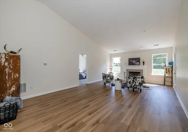 Photo 2 of Single family home for sale at 6129 Green Glade Dr, Whitestown, IN 46075 | MLS# 22126305 | Listing updated on 2026-09-18