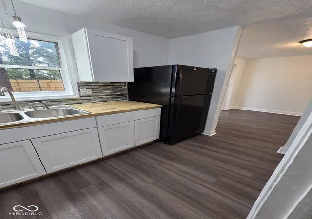 Photo 4 of Condo for sale at 8416 Meadowlark Dr, Indianapolis, IN 46226 | MLS# 22126311 | Listing updated on 2026-09-17