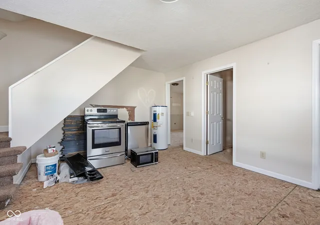 Photo 3 of Sale Pending at 105 N Indiana St, Roachdale, IN 46172 | MLS# 22126326 | Listing updated on 2026-10-02