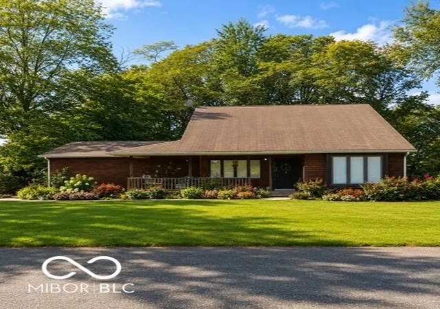 Photo 3 of Single family home for sale at 10840 E Heywood St, Seymour, IN 47274 | MLS# 22126340 | Listing updated on 2026-09-17