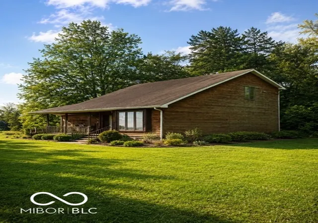 Photo 3 of Single family home for sale at 10840 E Heywood St, Seymour, IN 47274 | MLS# 22126340 | Listing updated on 2026-09-17