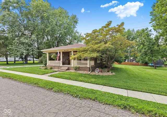 Photo 2 of Single family home for sale at 311 Dunn, Crawfordsville, IN 47933 | MLS# 22126364 | Listing updated on 2026-09-21