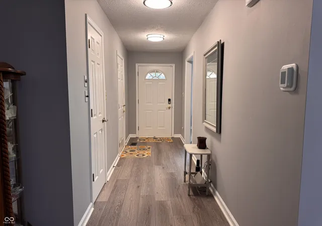 Photo 3 of Single family home for sale at 542 Silver Fox Ct, Indianapolis, IN 46217 | MLS# 22126375 | Listing updated on 2026-10-02