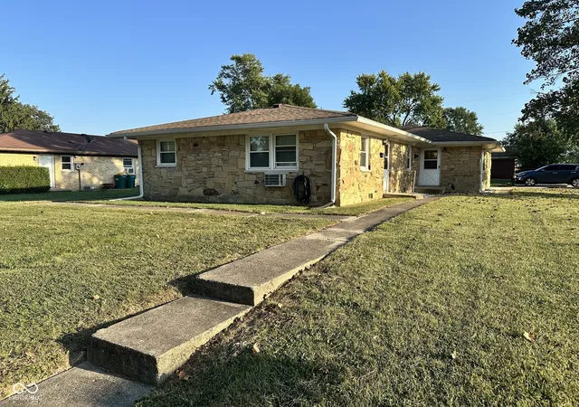 Photo 2 of Sale Pending at 1215 Raymond St, Plainfield, IN 46168 | MLS# 22126376 | Listing updated on 2026-09-18