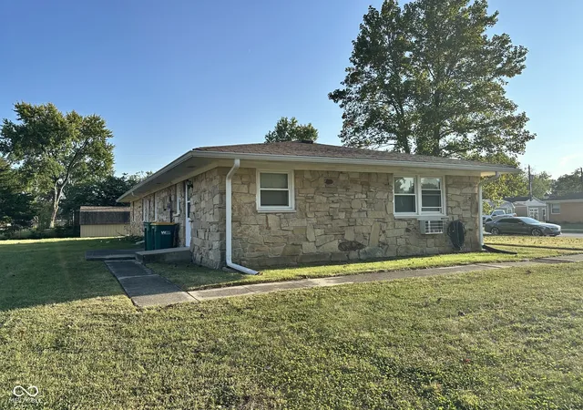Photo 3 of Sale Pending at 1215 Raymond St, Plainfield, IN 46168 | MLS# 22126376 | Listing updated on 2026-09-18